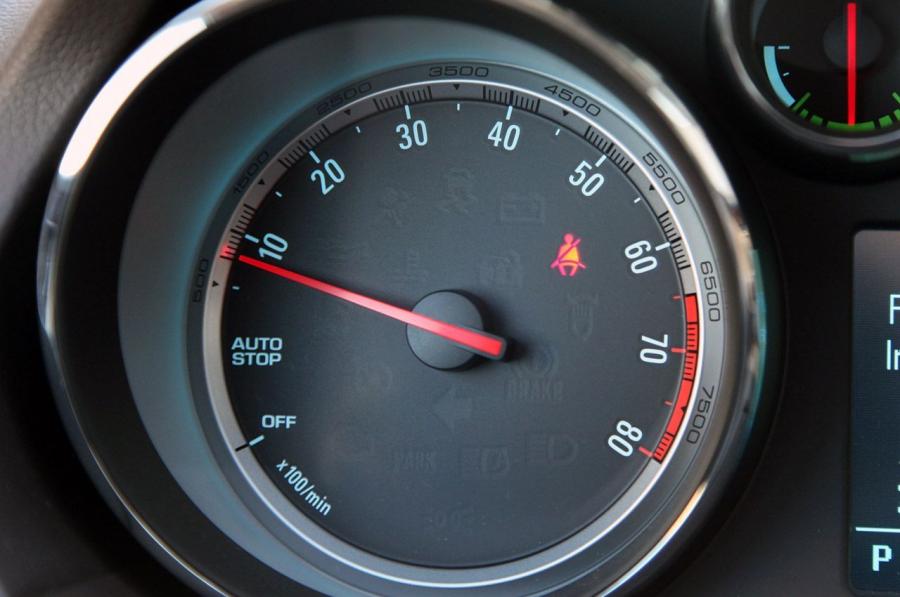  Buick Regal eAssist 2012 года  (фото 19 из 48)